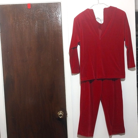 Ruth Norman,New York VGT Valour 2pc Pants suit. - Picture 2 of 4